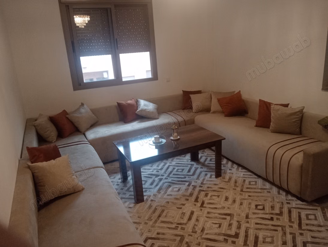Impresionante apartamento en alquiler en Hay Mabrouka. 2 habitaciones agradables. Bien amueblado