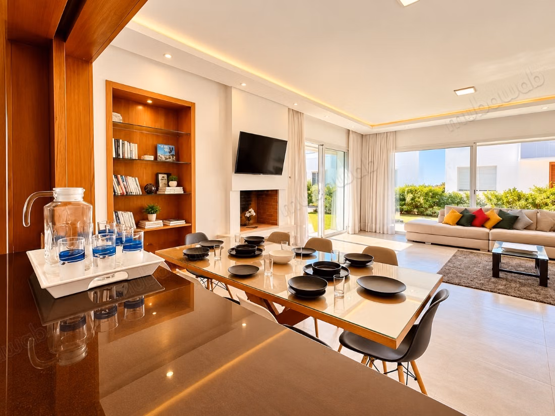 Villa vue à la plage 
Bien meublé à louer à Harhoura