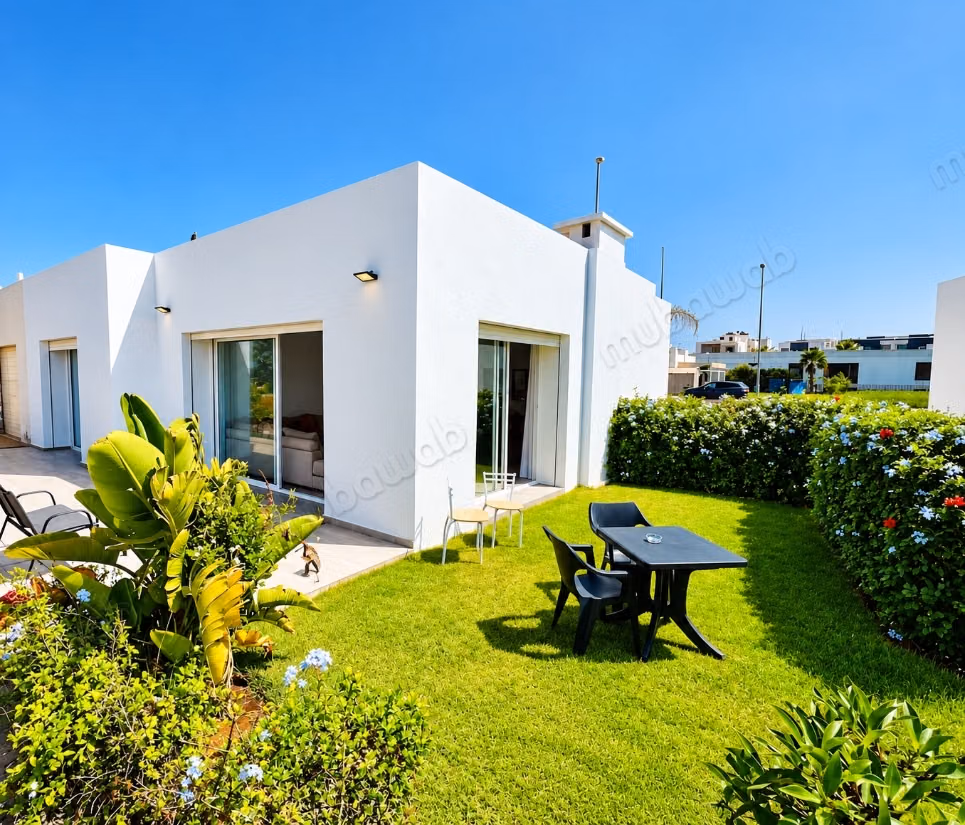 Villa vue à la plage 
Bien meublé à louer à Harhoura
