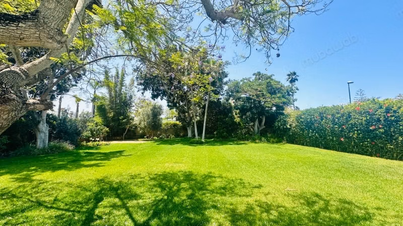 Furnished luxury villa for rent – 1,800 m²