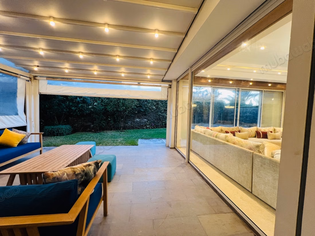 Casa de alto standing en venta en Dar Bouazza. 2 grandes habitaciones. Amueblado