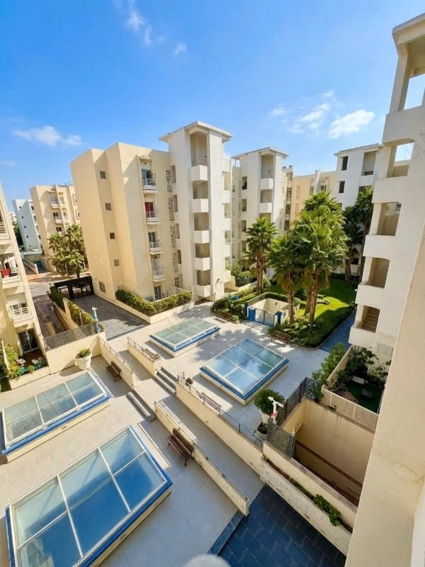 Appartement à vendre à Sidi Maarouf. 
Surface totale 76 m². 
Système de parabole et résidence sécurisée