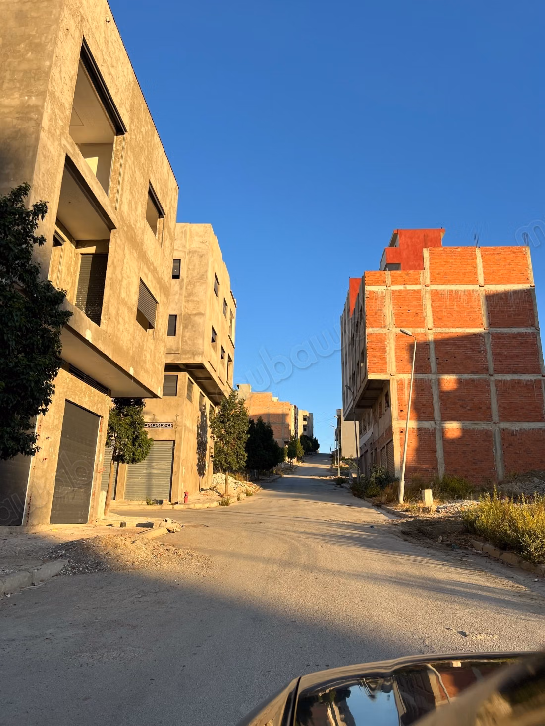 أرض مع إذن R2 تانجا باليا 90م طريق 12