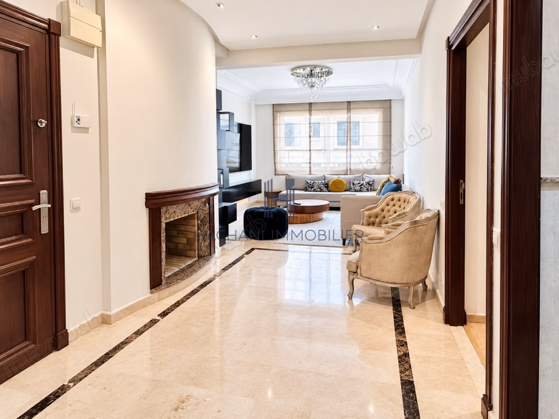 Superbe appartement à louer à Bourgogne Ouest. 
4 pièces confortables. 
Meublé