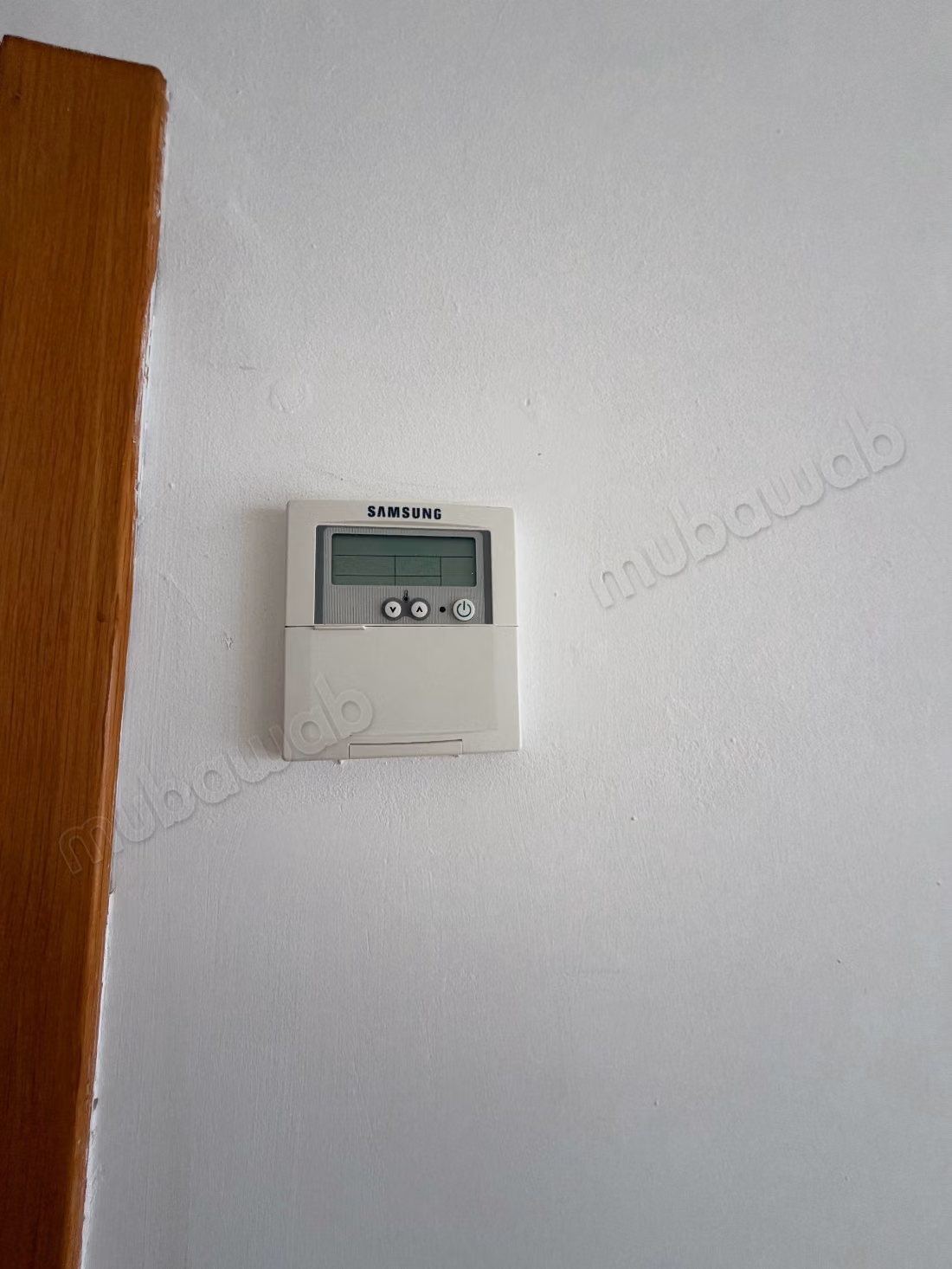 Bureau de 100 M2 à Louer 
BOULEVARD ABD EL MOUMEN / ANOUAL