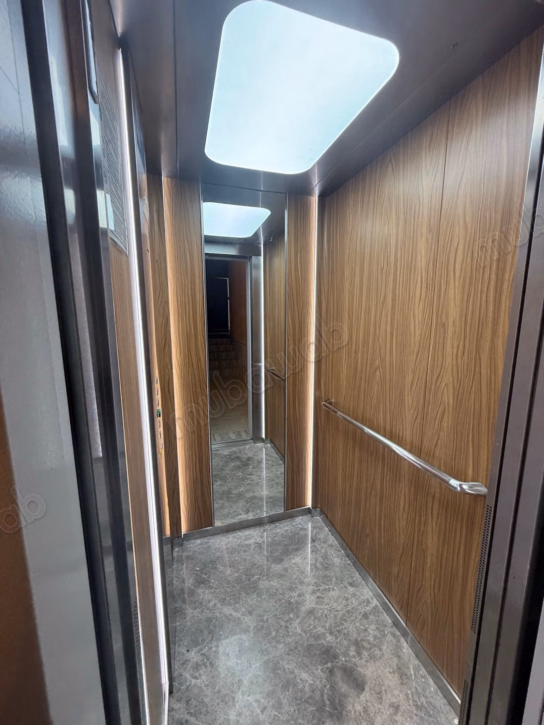 Bonito apartamento en venta en Oasis. 1 Habitación. Servicio de conserjería y aire acondicionado