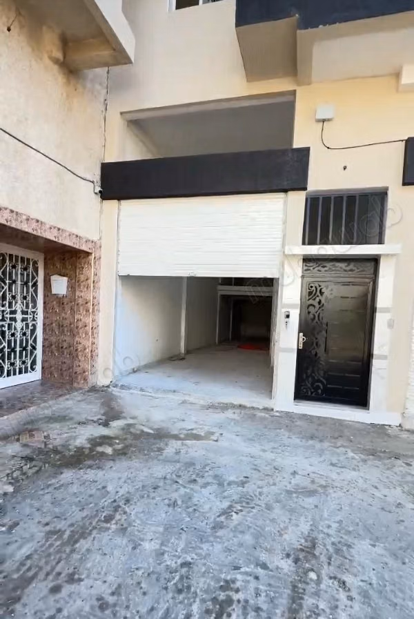 Beau local à vendre à el haouzia.
Surface de 113 m²