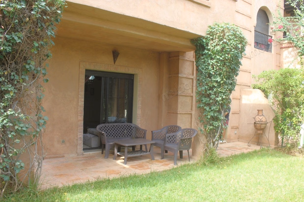 Appartement avec jardin privatif derriere Atacadao