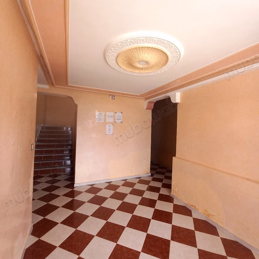 Verkoop appartement in Tanja Balia. 3 kamers. Titel. 78 meter. Verklaring 100%. Liftbeheer. 5 minuten Tgv
