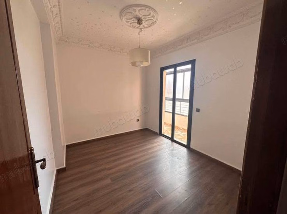Appartement vide 2 chambres à Mabrouka
