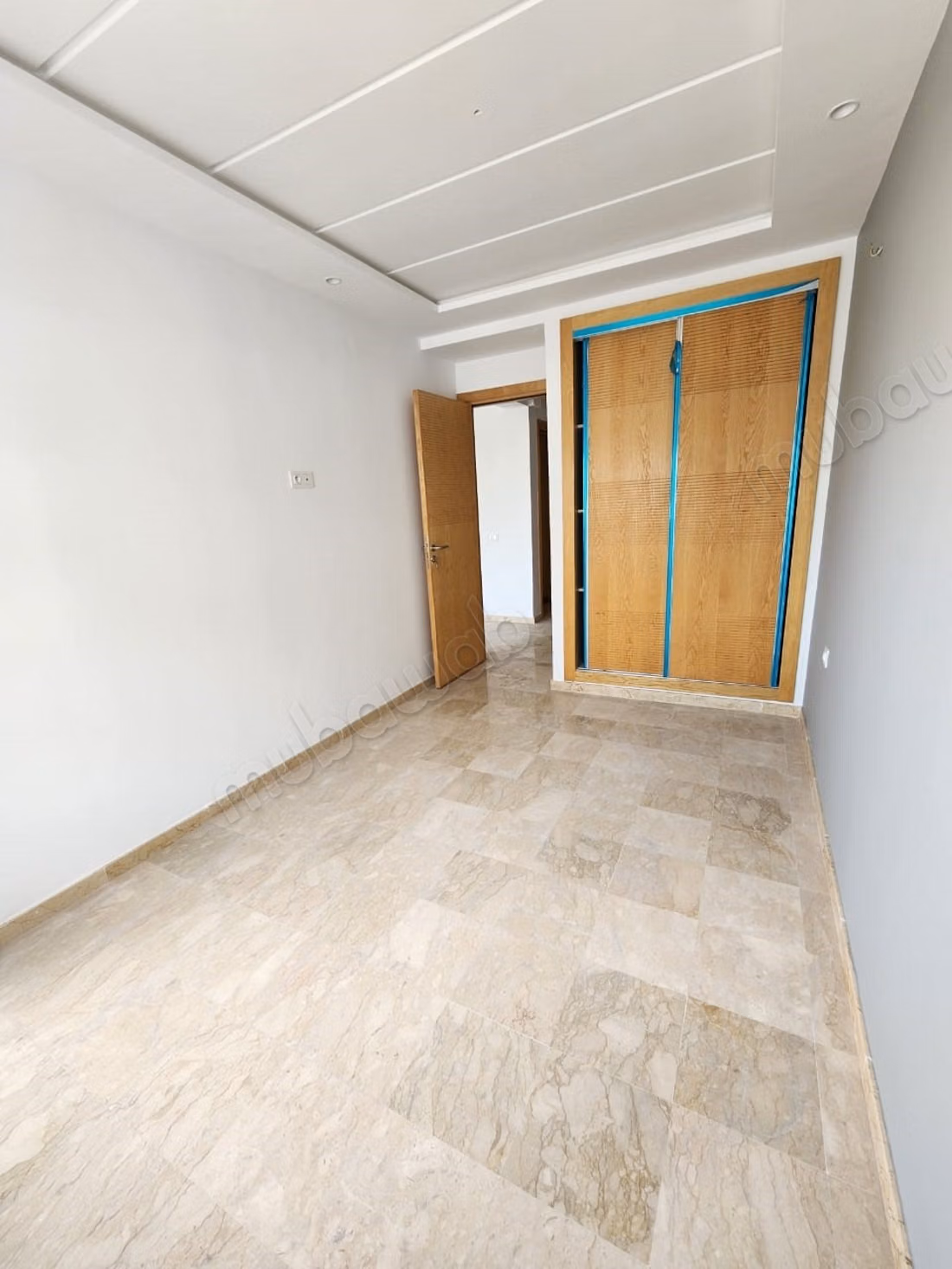 Bureau neuf 61m2 luxe à Quartier Palmier