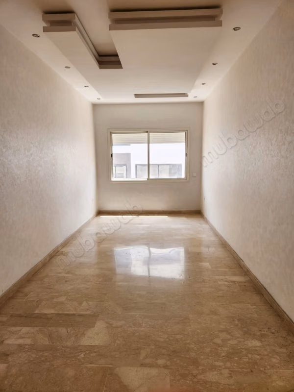 Bureau neuf 61m2 luxe à Quartier Palmier