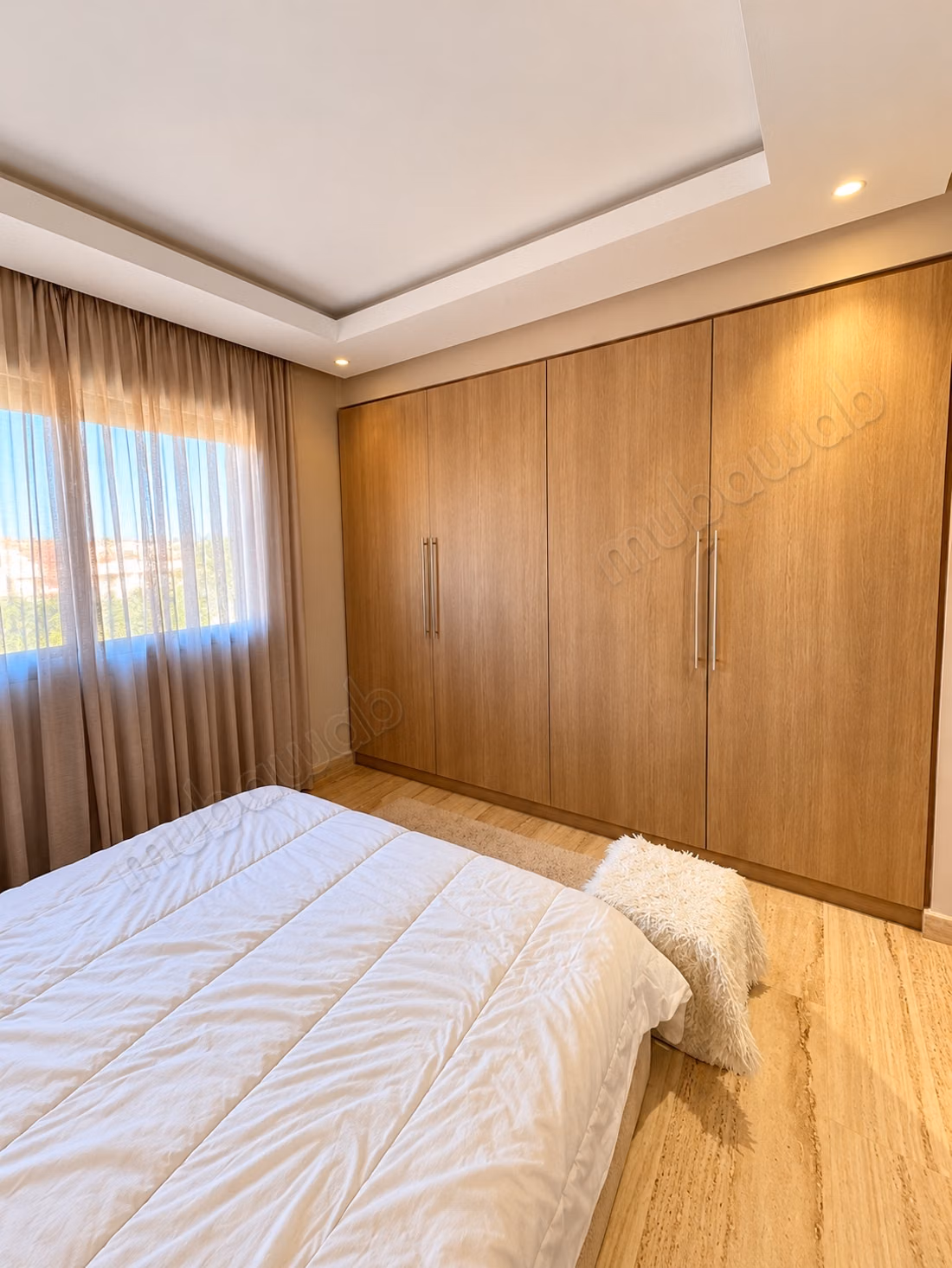Mooi hedendaags appartement goed ingericht in Hivernage