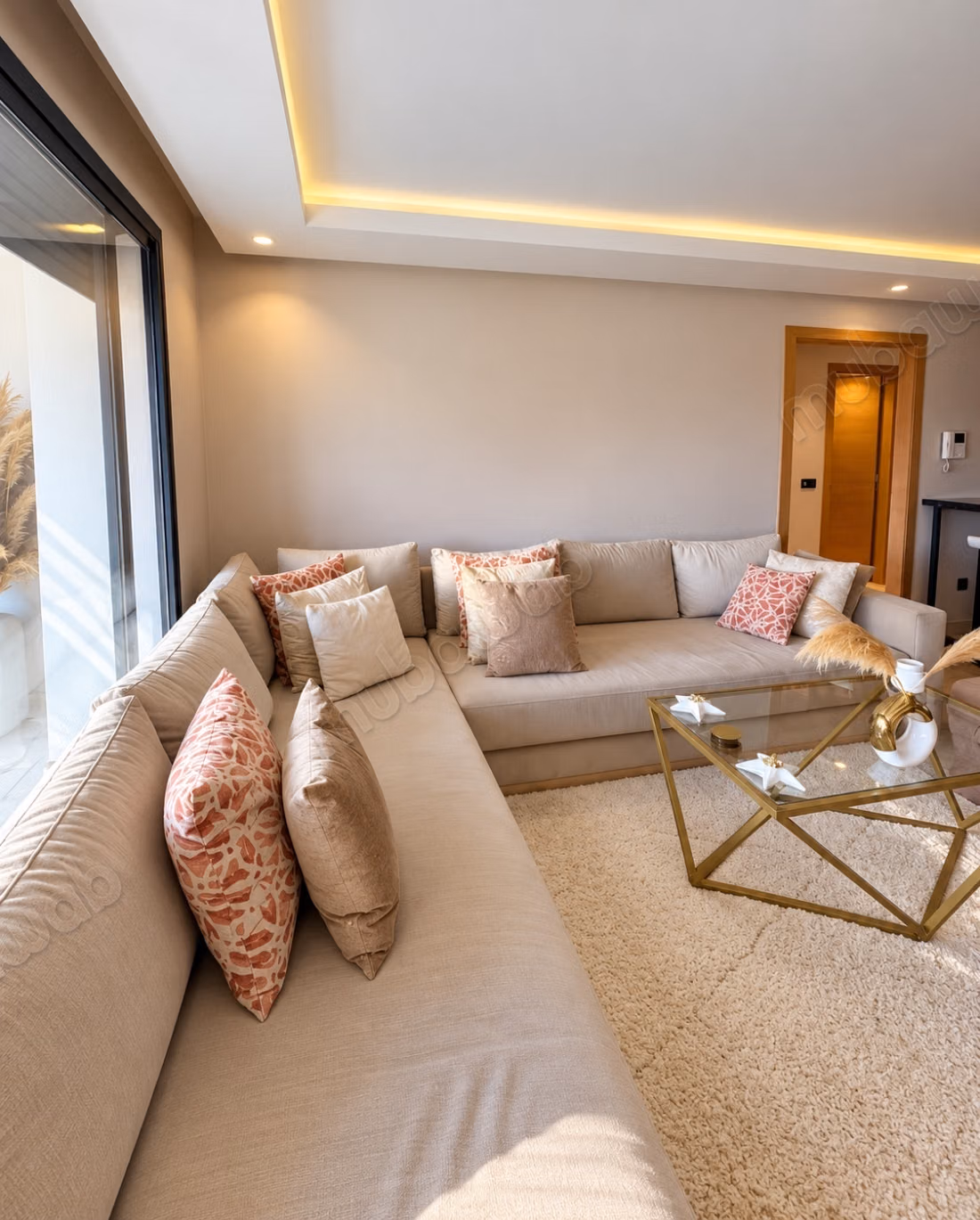 Mooi hedendaags appartement goed ingericht in Hivernage