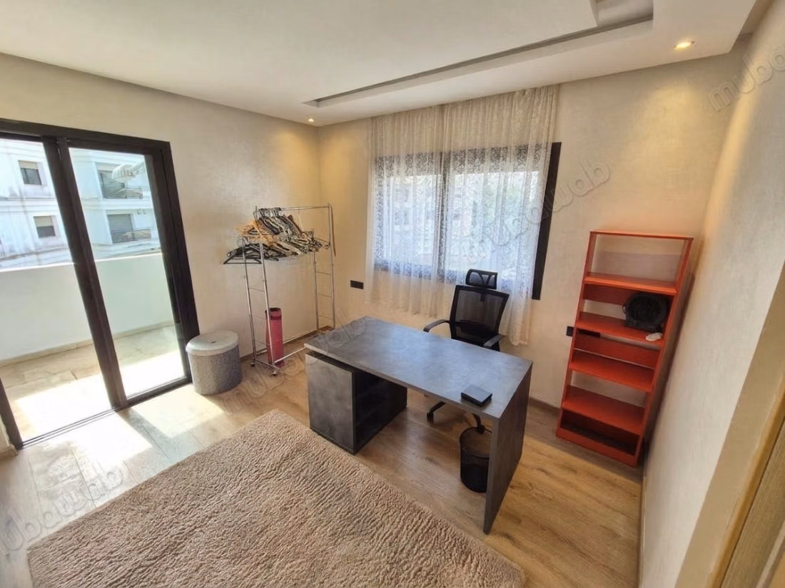 Louez cet appartement à Riyad. 
3 chambres. 
Bien meublé