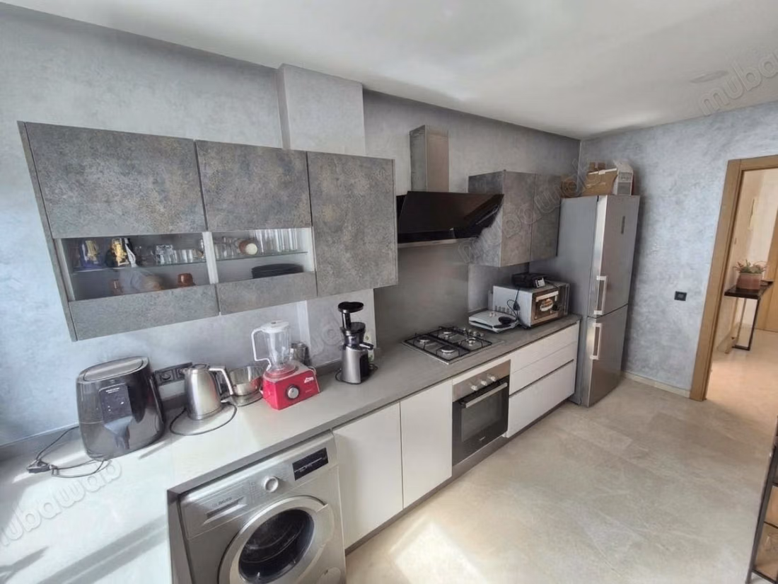Louez cet appartement à Riyad. 
3 chambres. 
Bien meublé