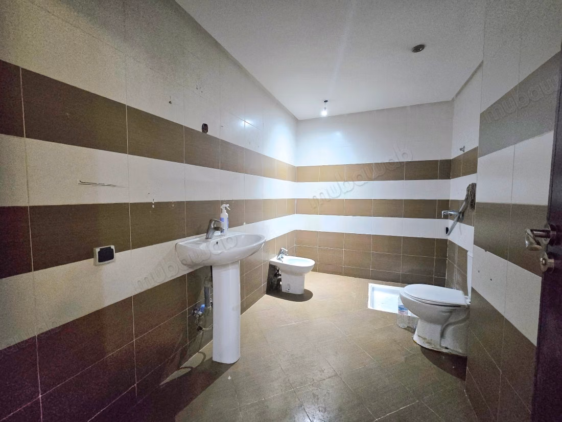 Appartement à usage bureau 156m² 
Hivernage à louer