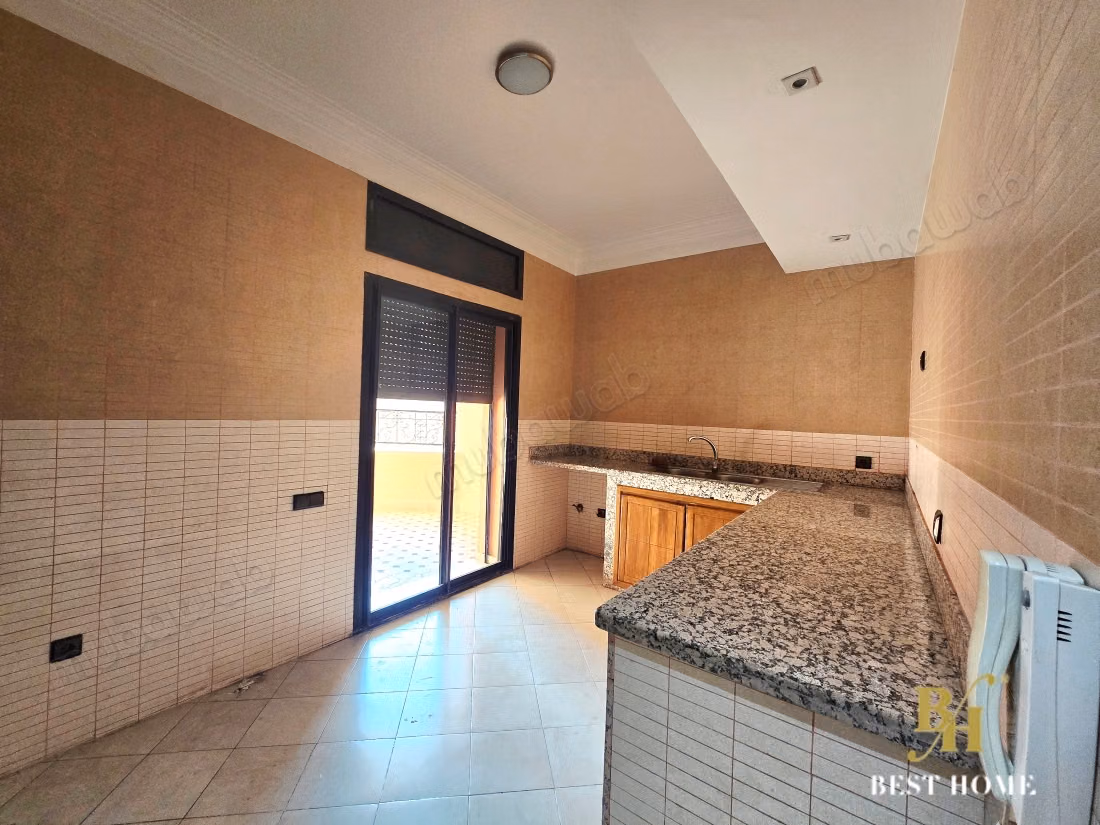 Appartement à usage bureau 156m² 
Hivernage à louer