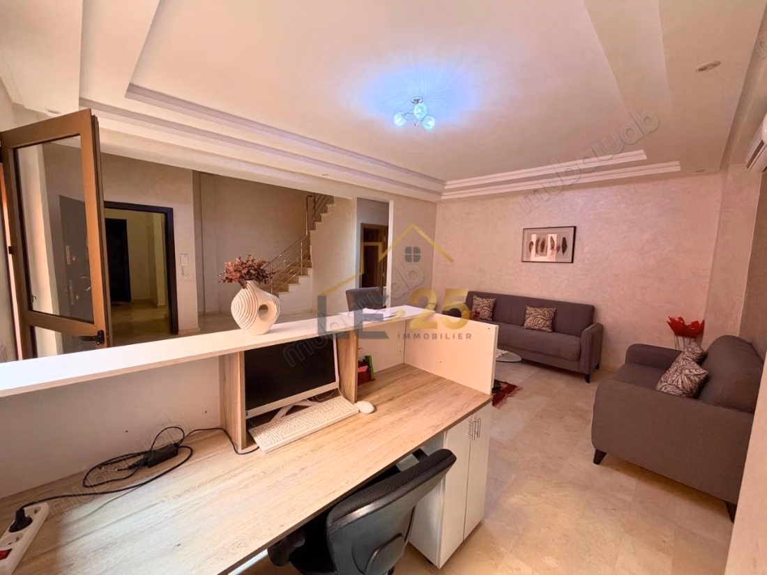 Duplex Polyvalent De 104 M² À Louer À Semlalia