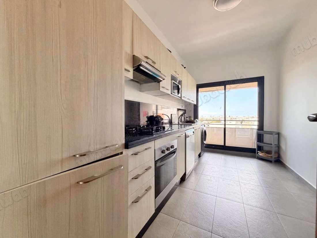Appartement en location à Oasis. 4 pièces confortables. Bien meublé
