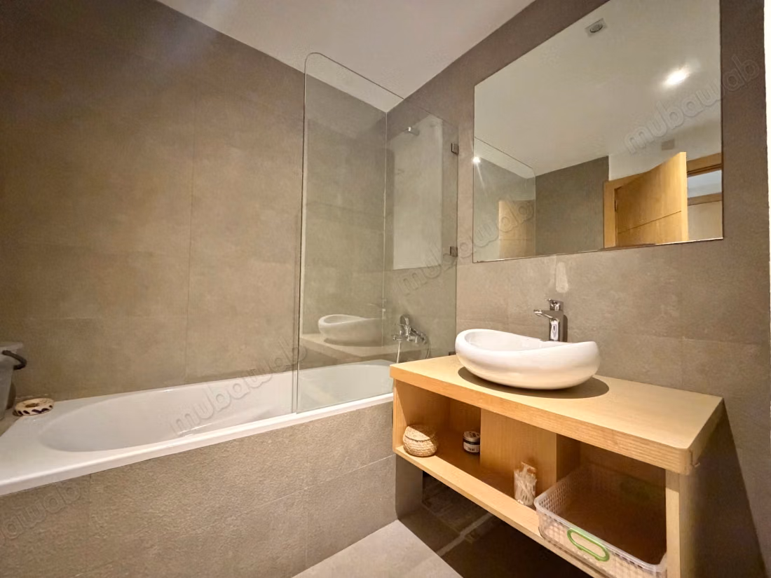 Appartement en location à Oasis. 4 pièces confortables. Bien meublé