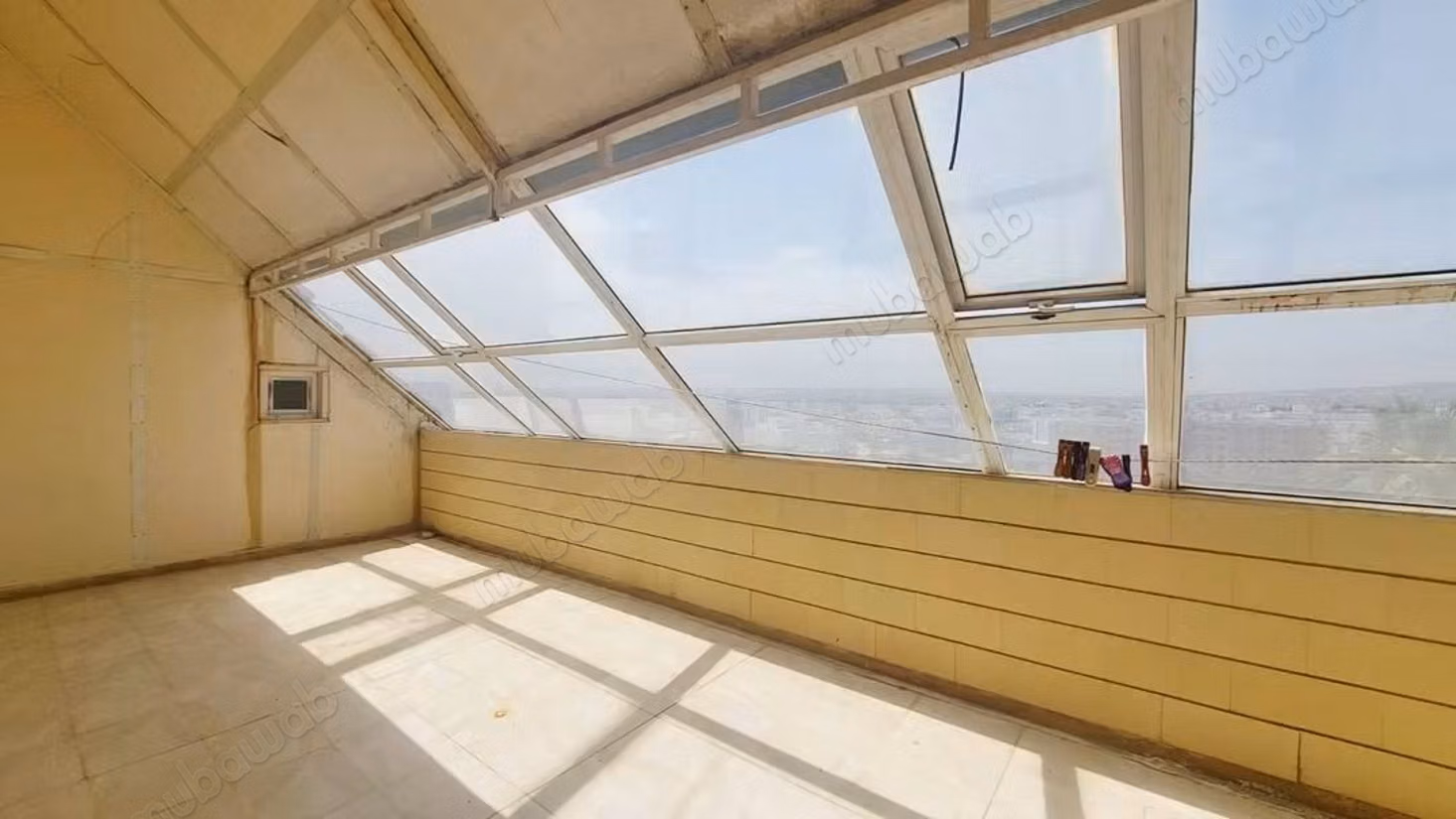 Superbe villa à louer à El Manar 2.6 grandes pièces. Fenêtres double vitrage et chauffage central