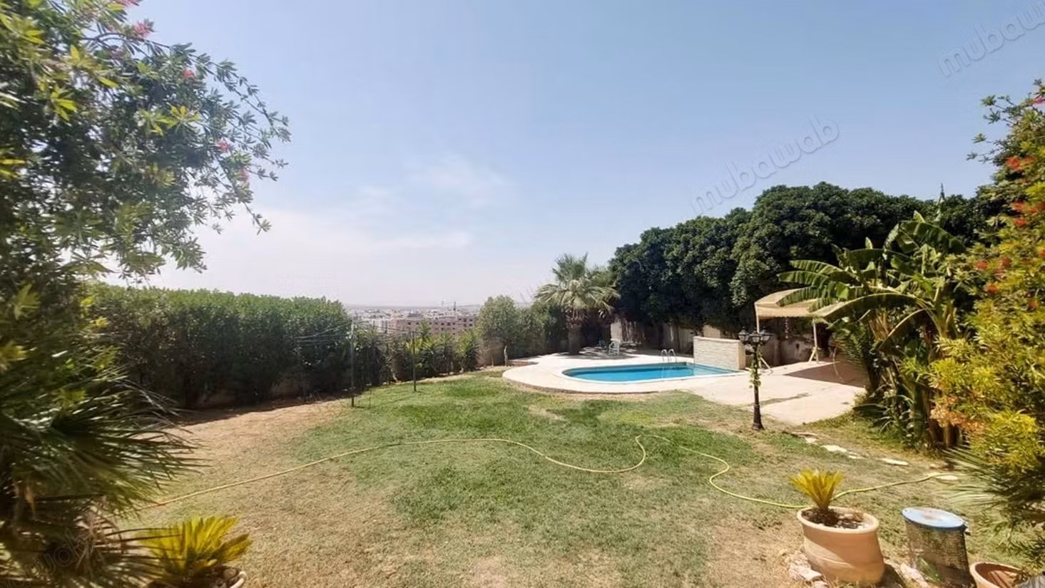 Superbe villa à louer à El Manar 2.6 grandes pièces. Fenêtres double vitrage et chauffage central