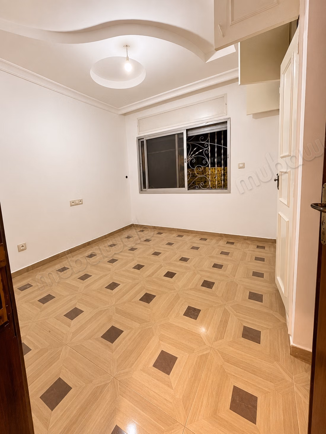Appartement spacieux 153 m² avec 3 chambres et double parking – Gauthier