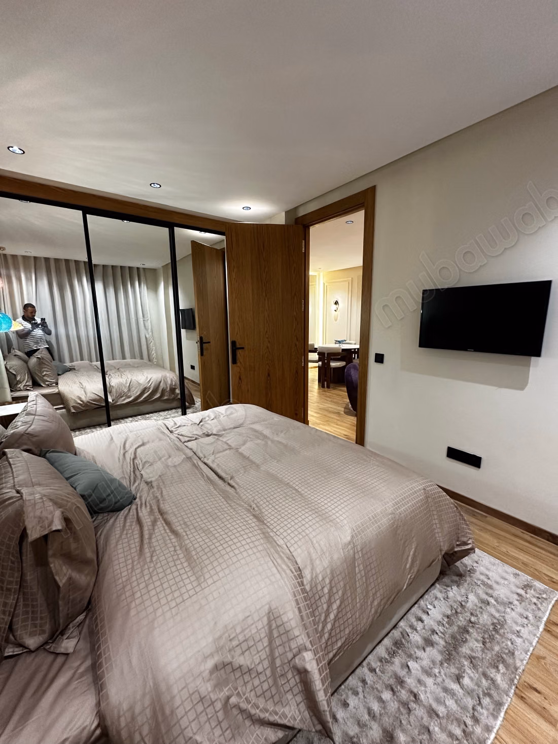 Studio meublé très haut standing de 50 m² avec terrasse – Triangle d’Or