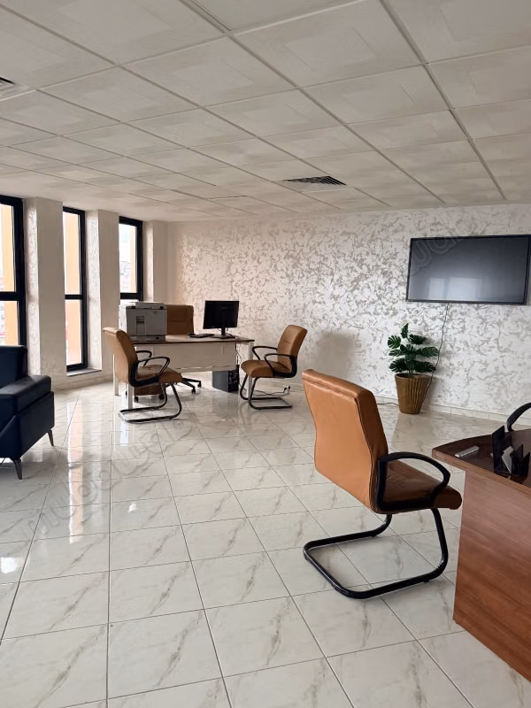 Offices for rent in La Ville Haute. Area of 64 m². Secured 24/7