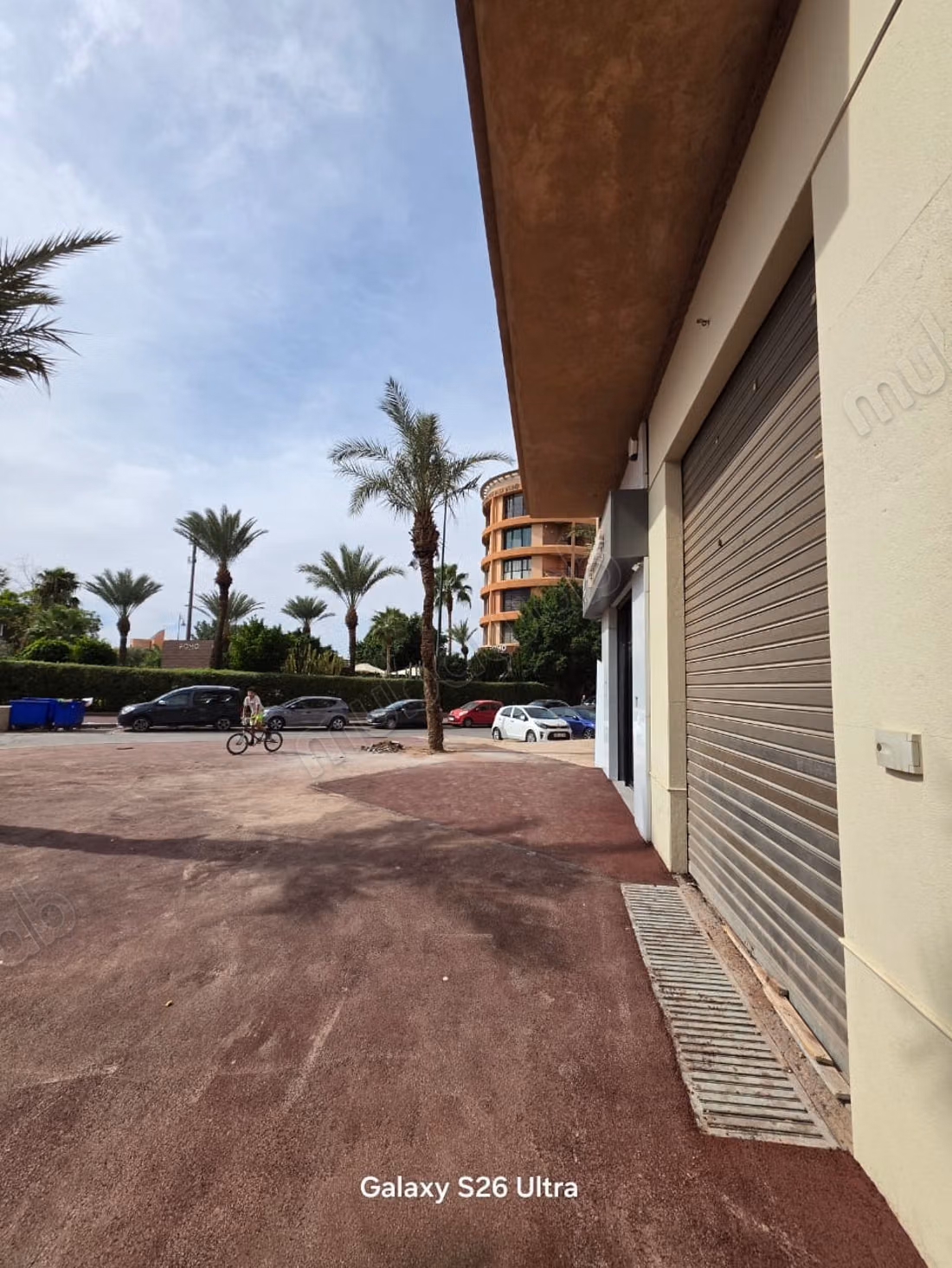 Magasin d’angle à vendre – boulevard al moukaouama