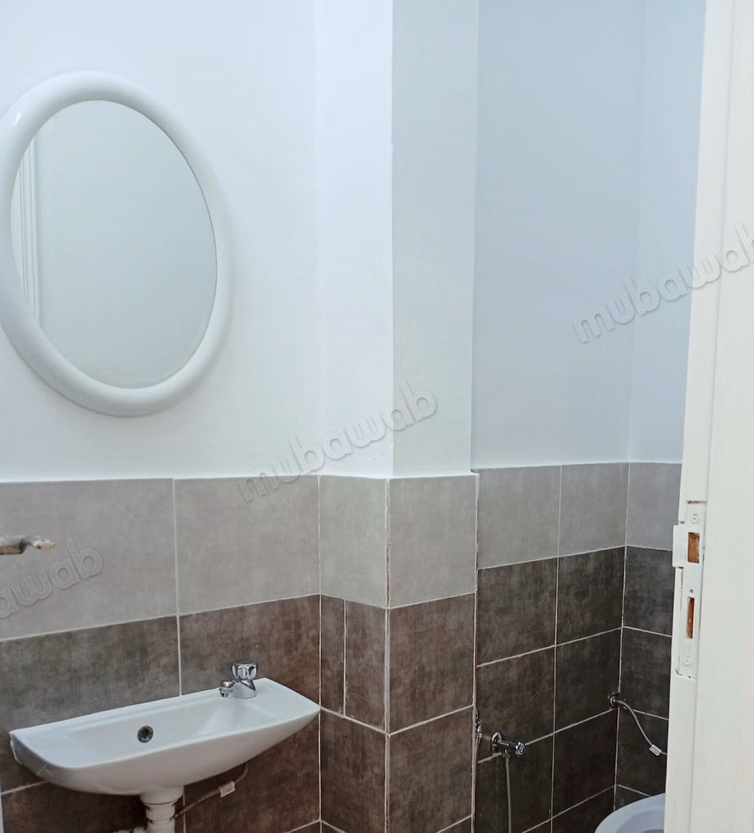 Bureaux à louer à Bizerte Centre Ville. 
Surface totale 90 m². 
Sécurisé 24/24
