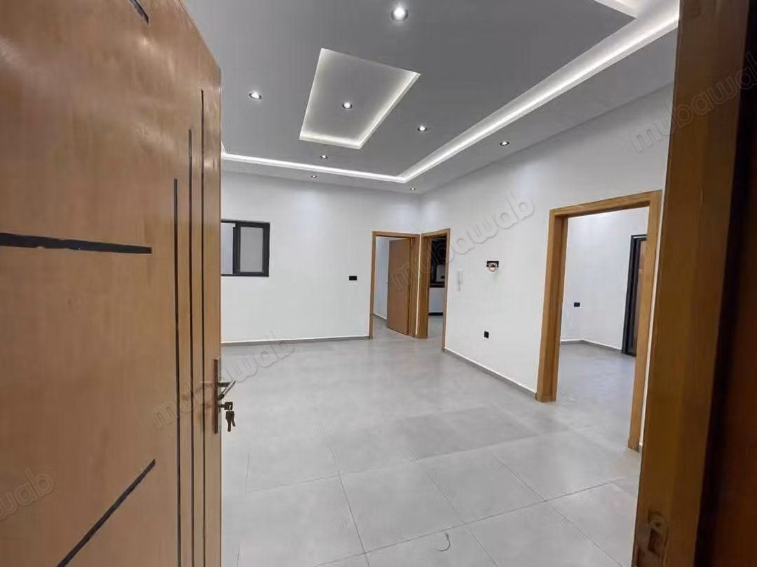 Vente d'un bel appartement à Argana. 
2 chambres agréables. 
Vue exceptionnelle sur les montagnes, porte blindée