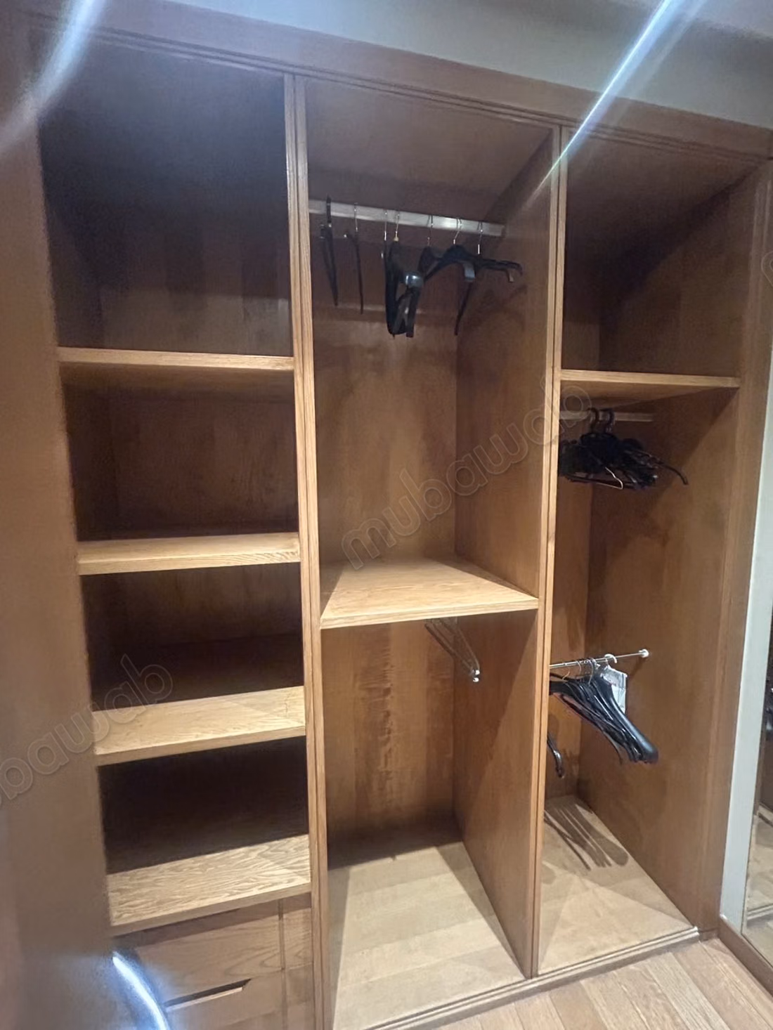 Location d'un appartement à Californie. 
3 belles chambres. 
Bien meublé