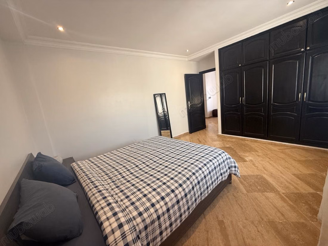 In affitto arredato: Magnifico appartamento con 2 camere da letto di 135 m nel cuore del quartiere delle principesse a Casablanca