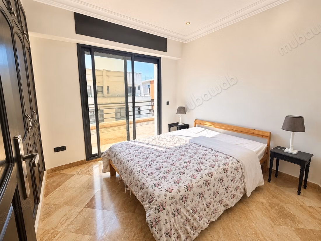 In affitto arredato: Magnifico appartamento con 2 camere da letto di 135 m nel cuore del quartiere delle principesse a Casablanca