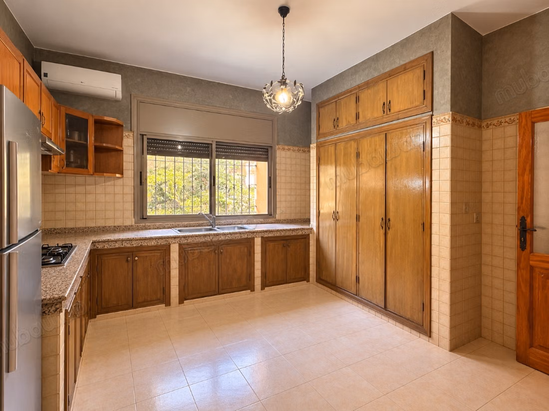 Huis te koop in Hay Firdaouss. 5 aangename kamers. Goed ingericht