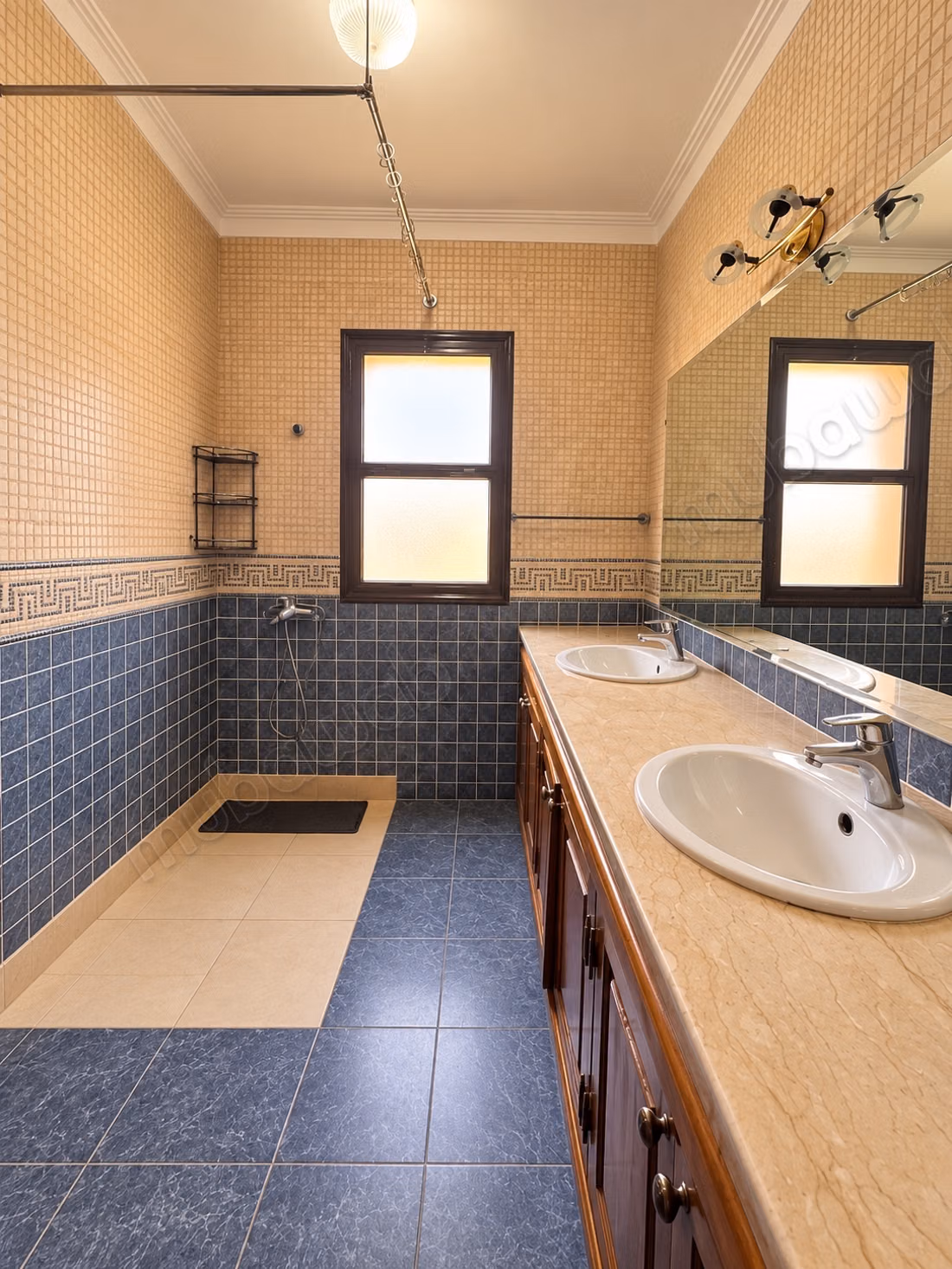 Huis te koop in Hay Firdaouss. 5 aangename kamers. Goed ingericht