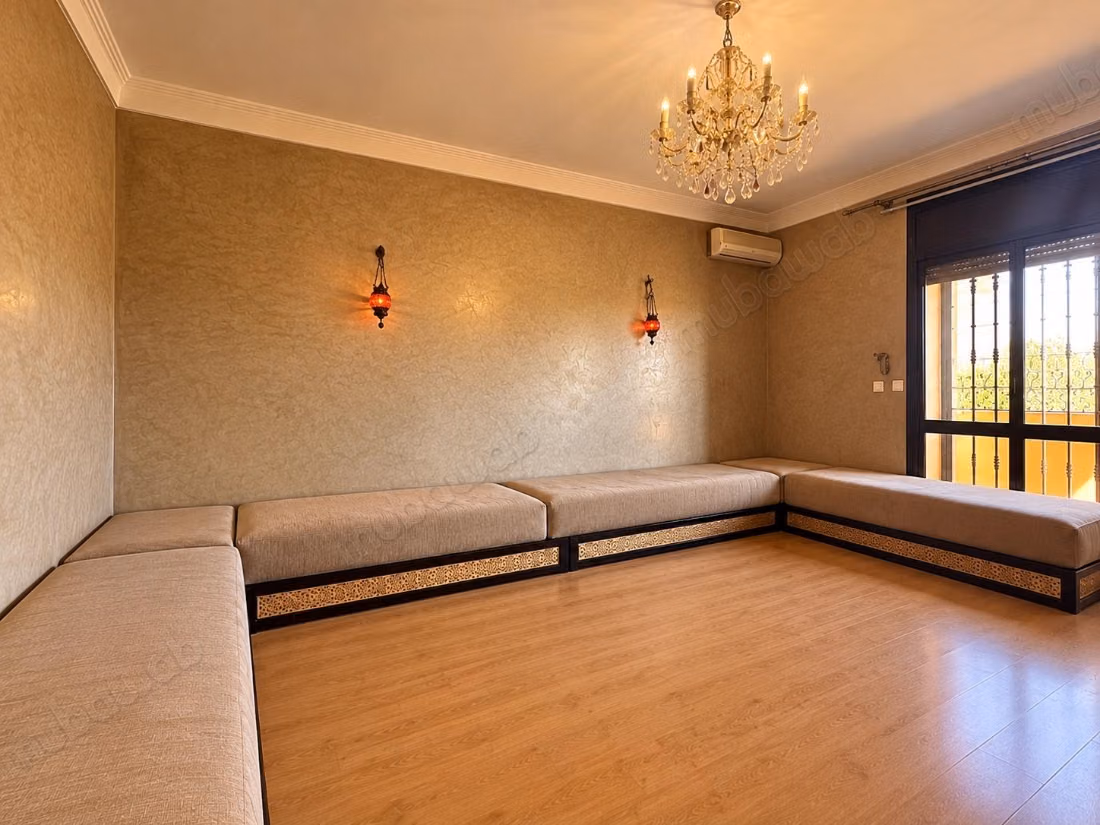 Huis te koop in Hay Firdaouss. 5 aangename kamers. Goed ingericht