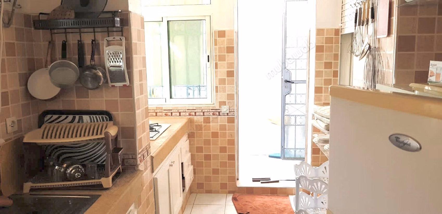Belle Maison, spacieuse avec terasse à Ain Atig