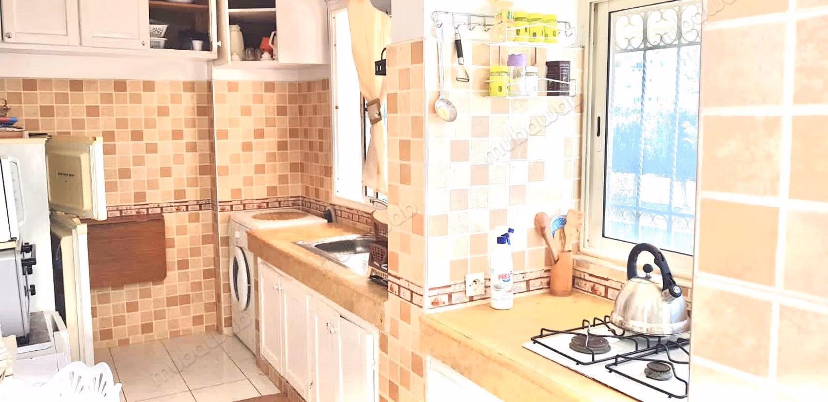 Belle Maison, spacieuse avec terasse à Ain Atig