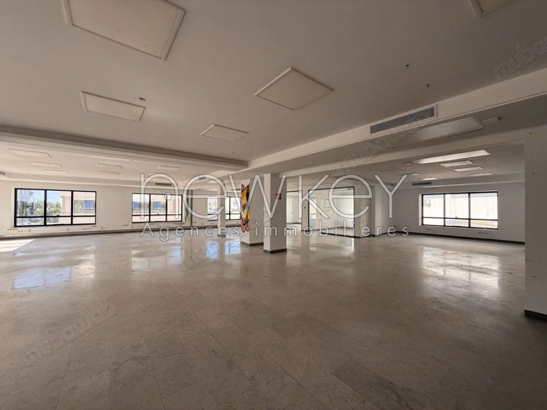 Office building for rent at Lake 1