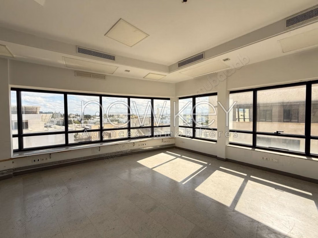 Office building for rent at Lake 1