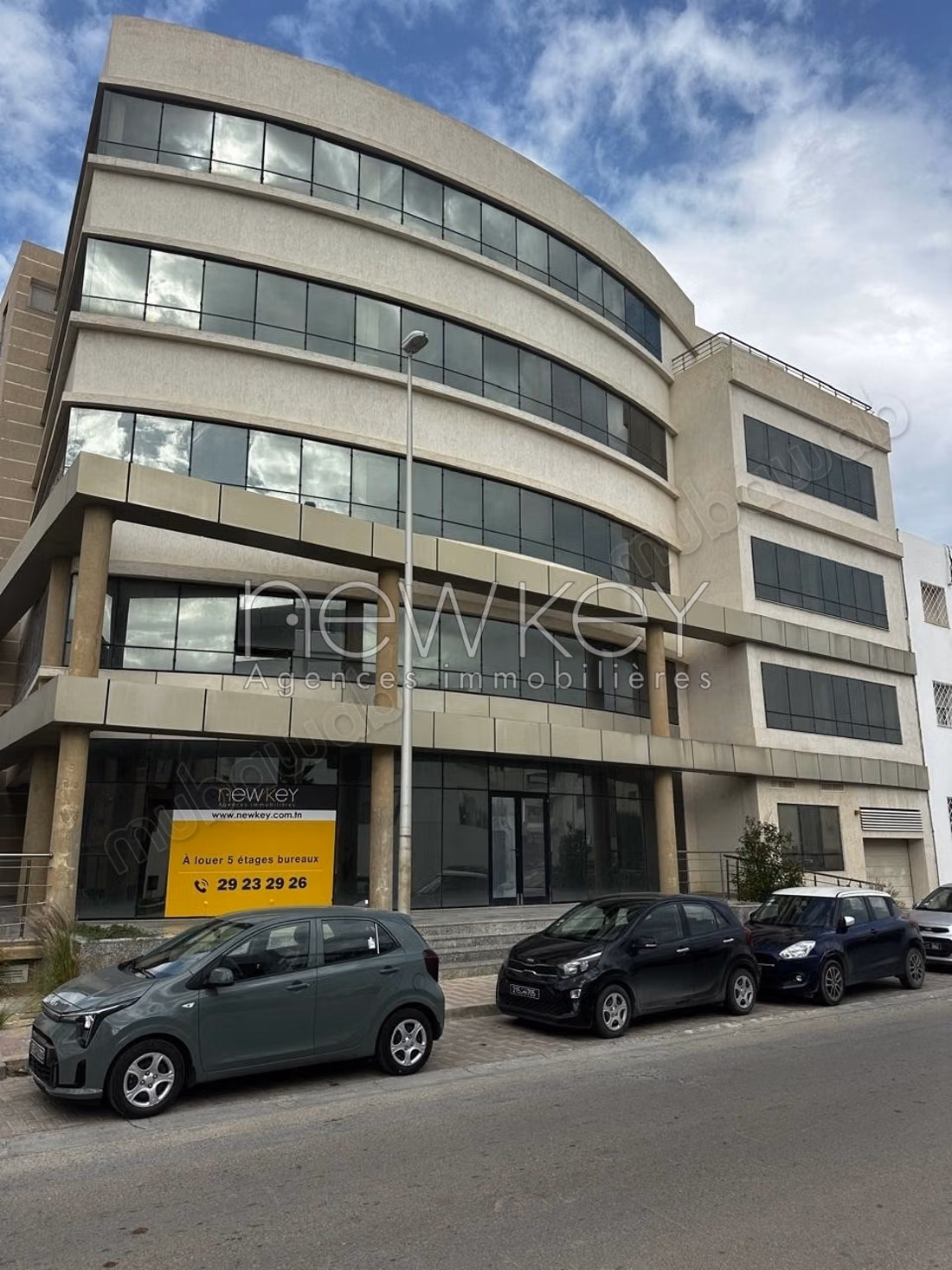Office building for rent at Lake 1