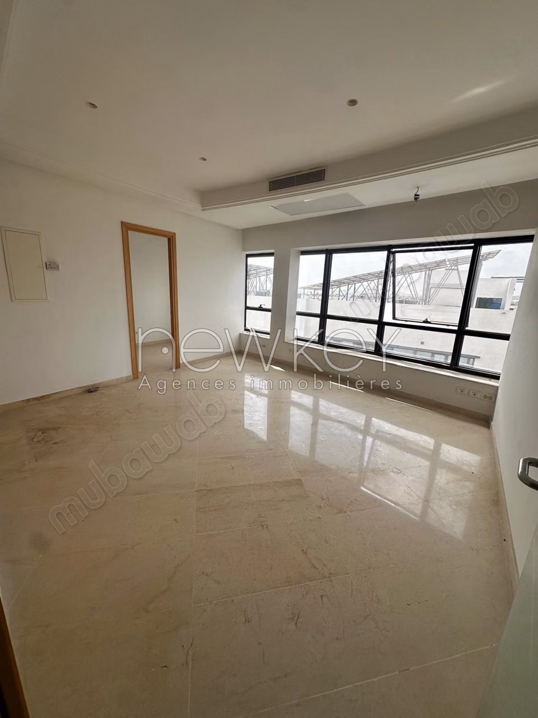 Office rental at Lake 1 on 5 levels