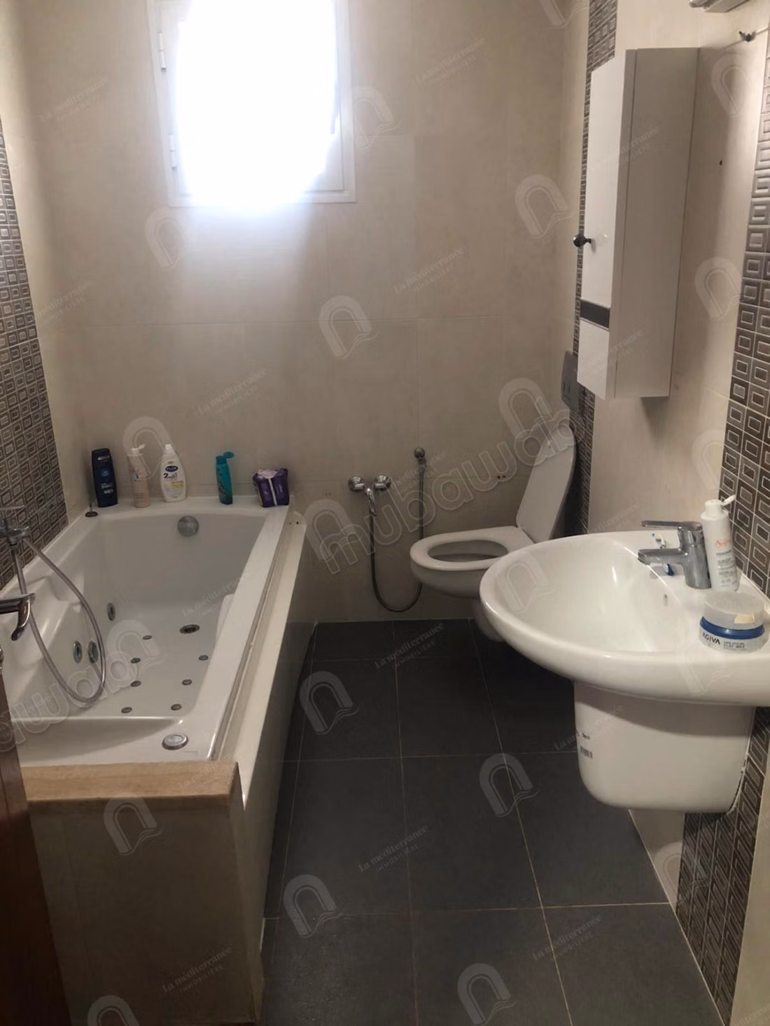 A louer un appartement s2 à jardin d'el menzah