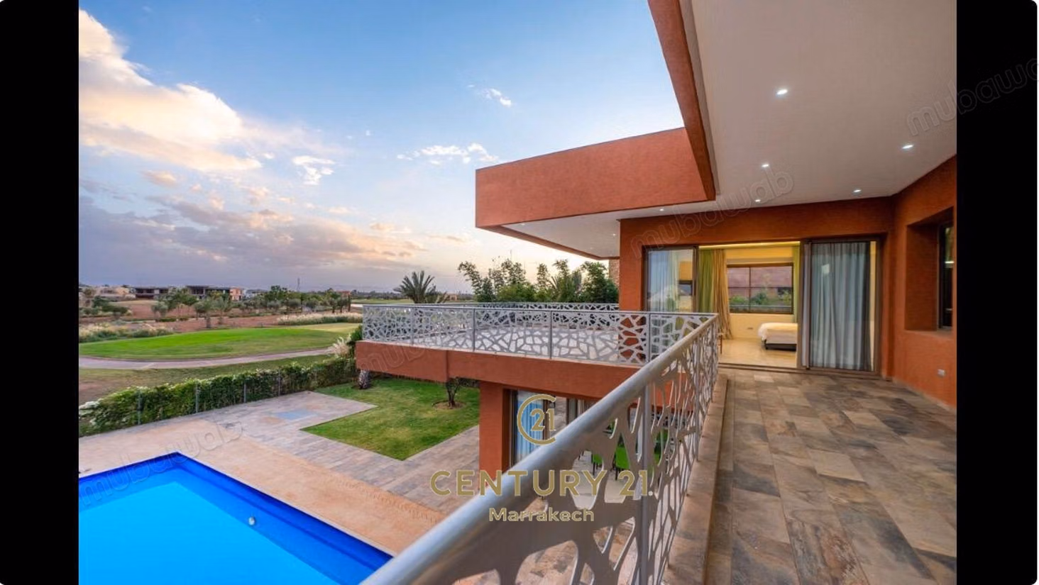 Karakteristieke Villa met Uitzicht op de Golf