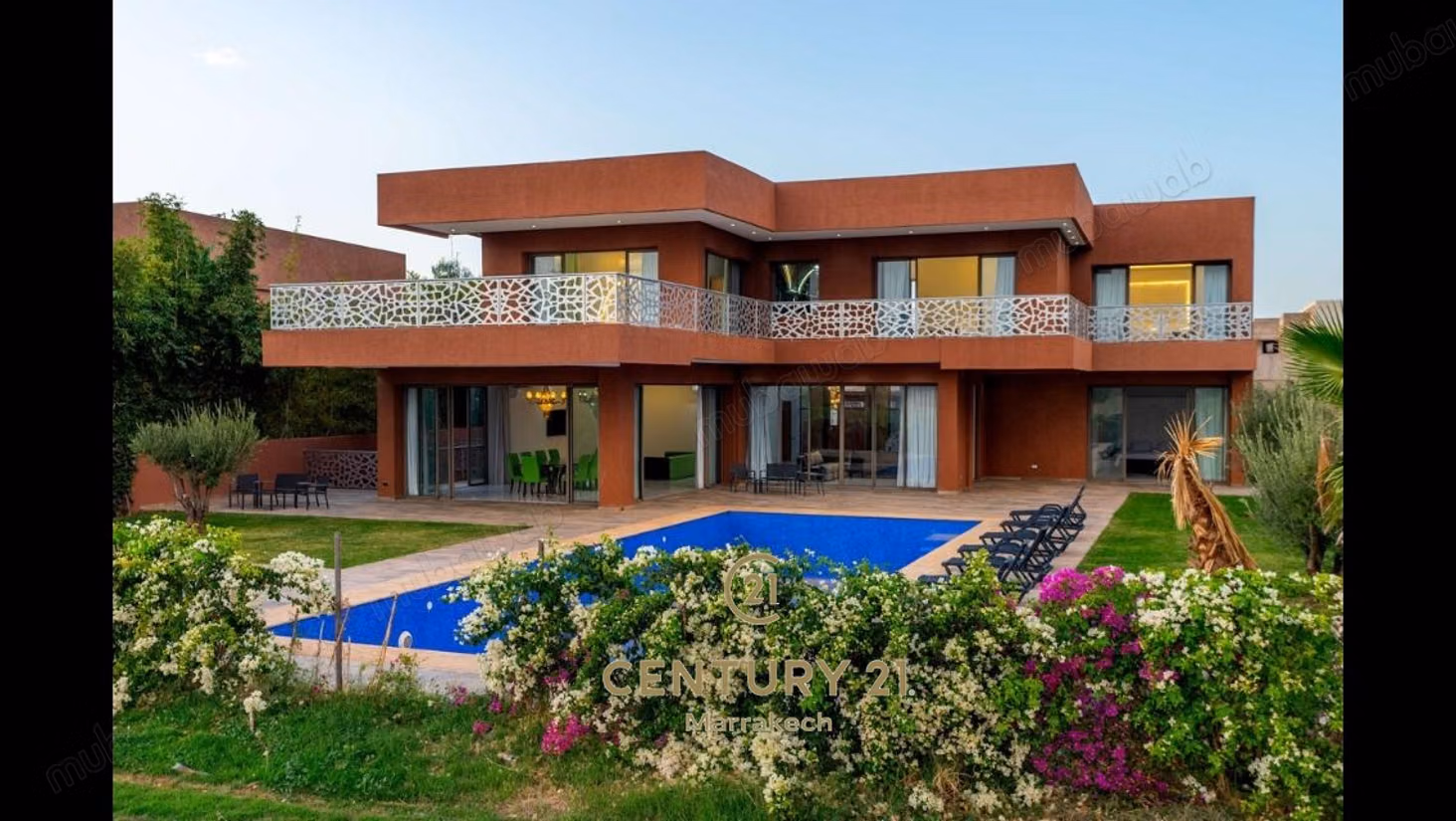 Karakteristieke Villa met Uitzicht op de Golf