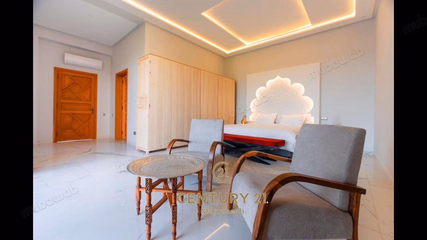 Karakteristieke Villa met Uitzicht op de Golf