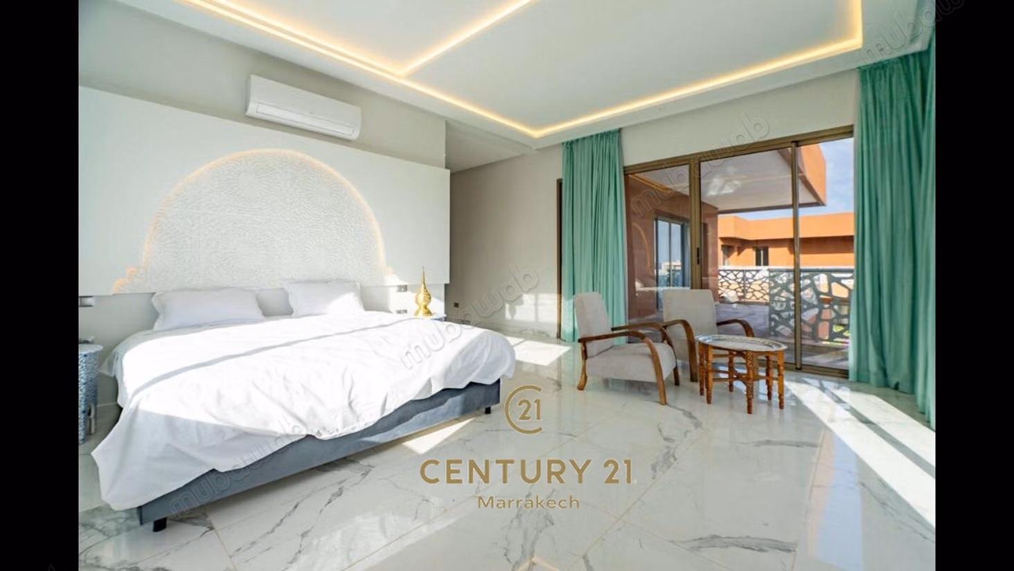 Karakteristieke Villa met Uitzicht op de Golf
